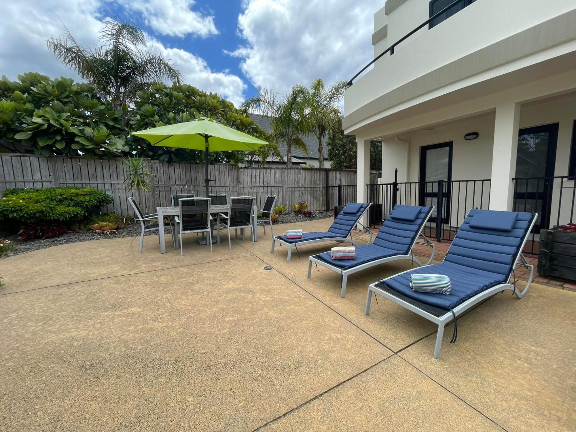 Ocean Breeze Resort Pauanui Esterno foto