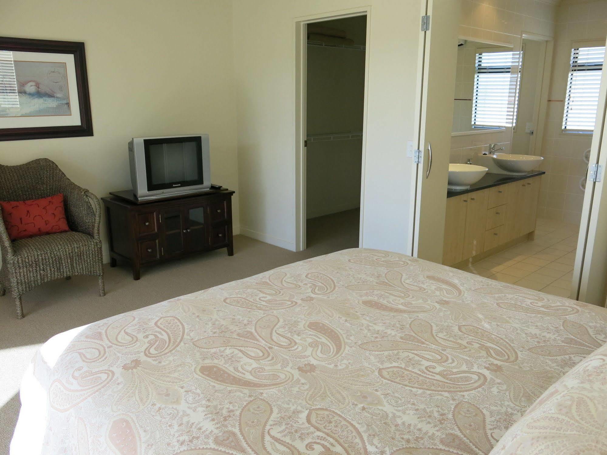 Ocean Breeze Resort Pauanui Esterno foto